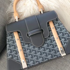 Meet your Posher, Scarlett